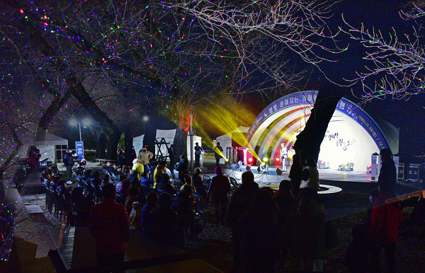 (사진제공=창원특례시)오는 10일 진해구 경화역공원에서 ‘별빛 쏟아지는 경화역 철길야행’ 행사를 개최한다. 자료사진.