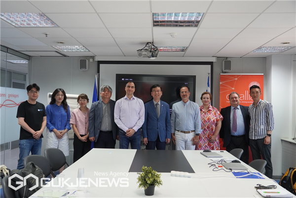 부산TP, 그리스 코랄리아(Corallia)를 방문해 스타트업 육성 프로그램 등 업무협력 논의 후 기념촬영 모습/제공=  부산테크노파크