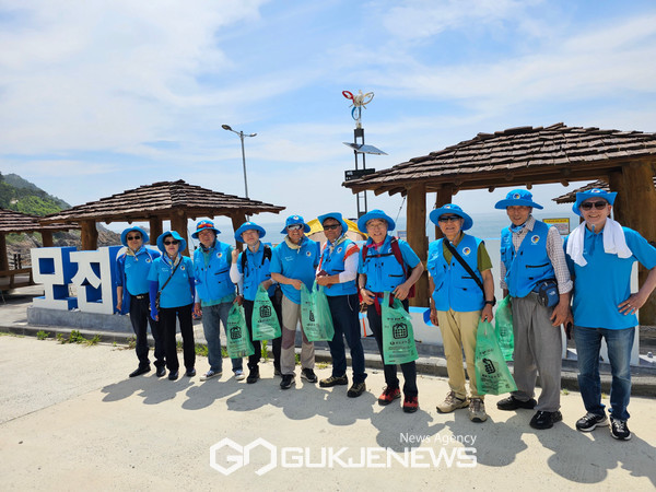 ​사)연안환경보전연합회, 신개념 해양쓰레기 정화활동 공정여행(투어)를 추자도에서 펼쳤다!! [사진제공=(사)연안환경보전연합회](사)연안환경보전연합회, 신개념 해양쓰레기 정화활동 공정여행(투어)를 추자도에서 펼쳤다!! [사진제공=(사)연안환경보전연합회]