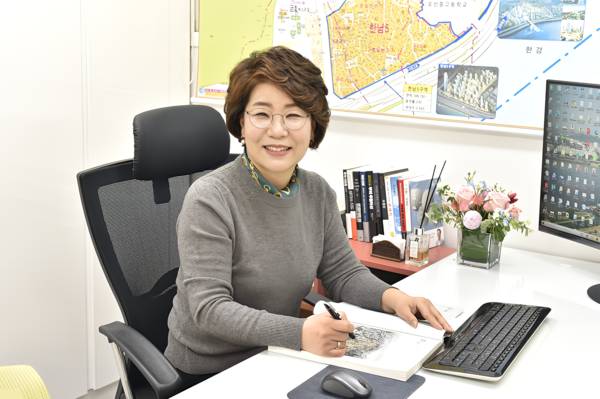 (사진=김윤숙 한국공인중개사협회 용산구 지회장)