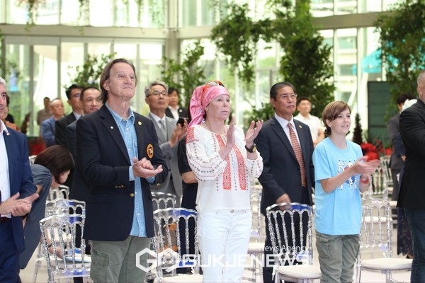 월드케이팝센터, 불가리아 왕실의 공주 가족 방문 [사진제공=월드케이팝센터]