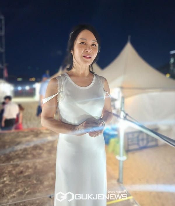 [GJ포토] 가수 우연이, '제19회 현인가요제' 흥 장착하고