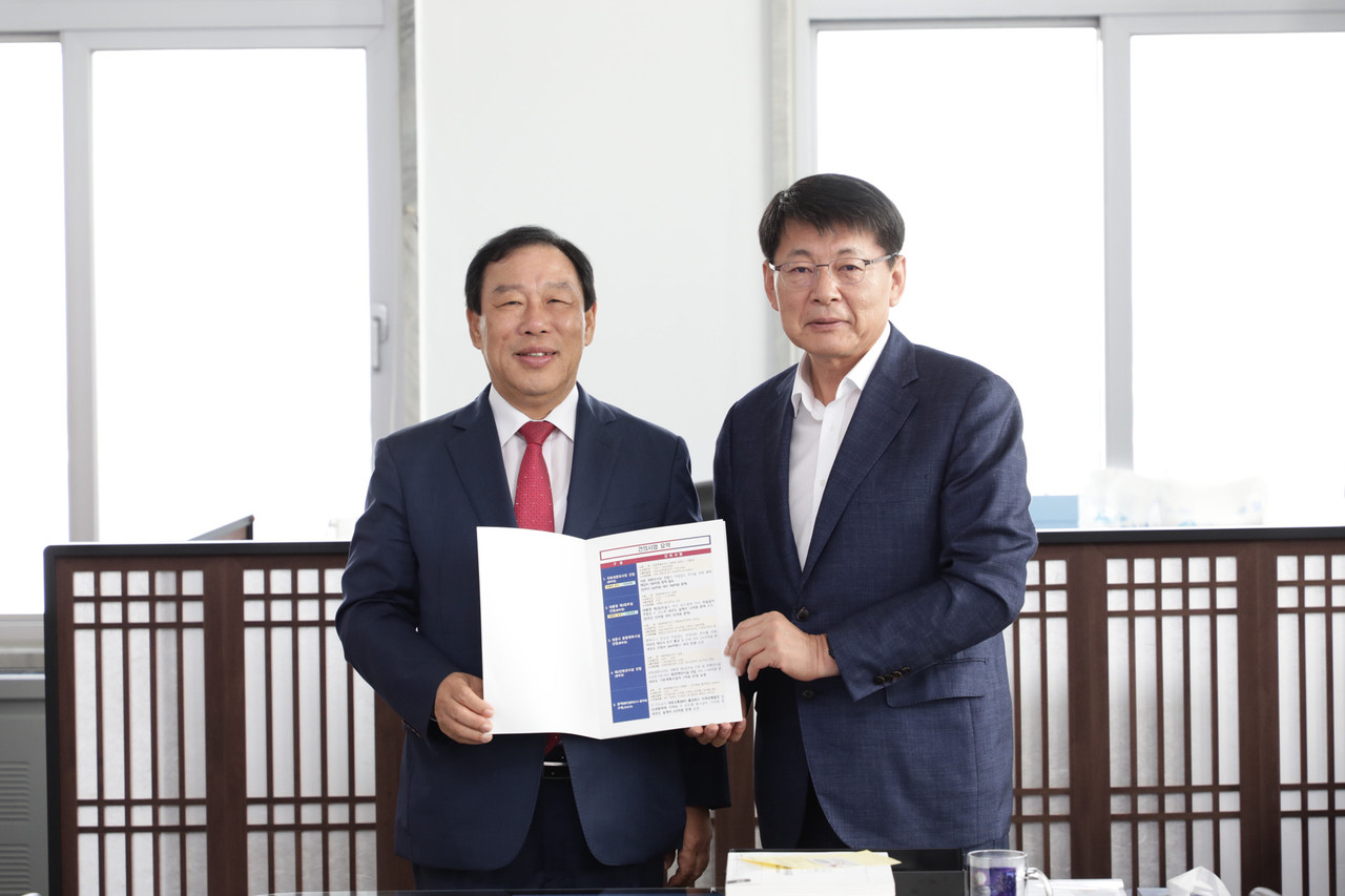 서삼석 예결위원장을 만나 국회세종의사당 부지매입비 등 현안 사업의 국비 반영을 건의했다 (세종시청)