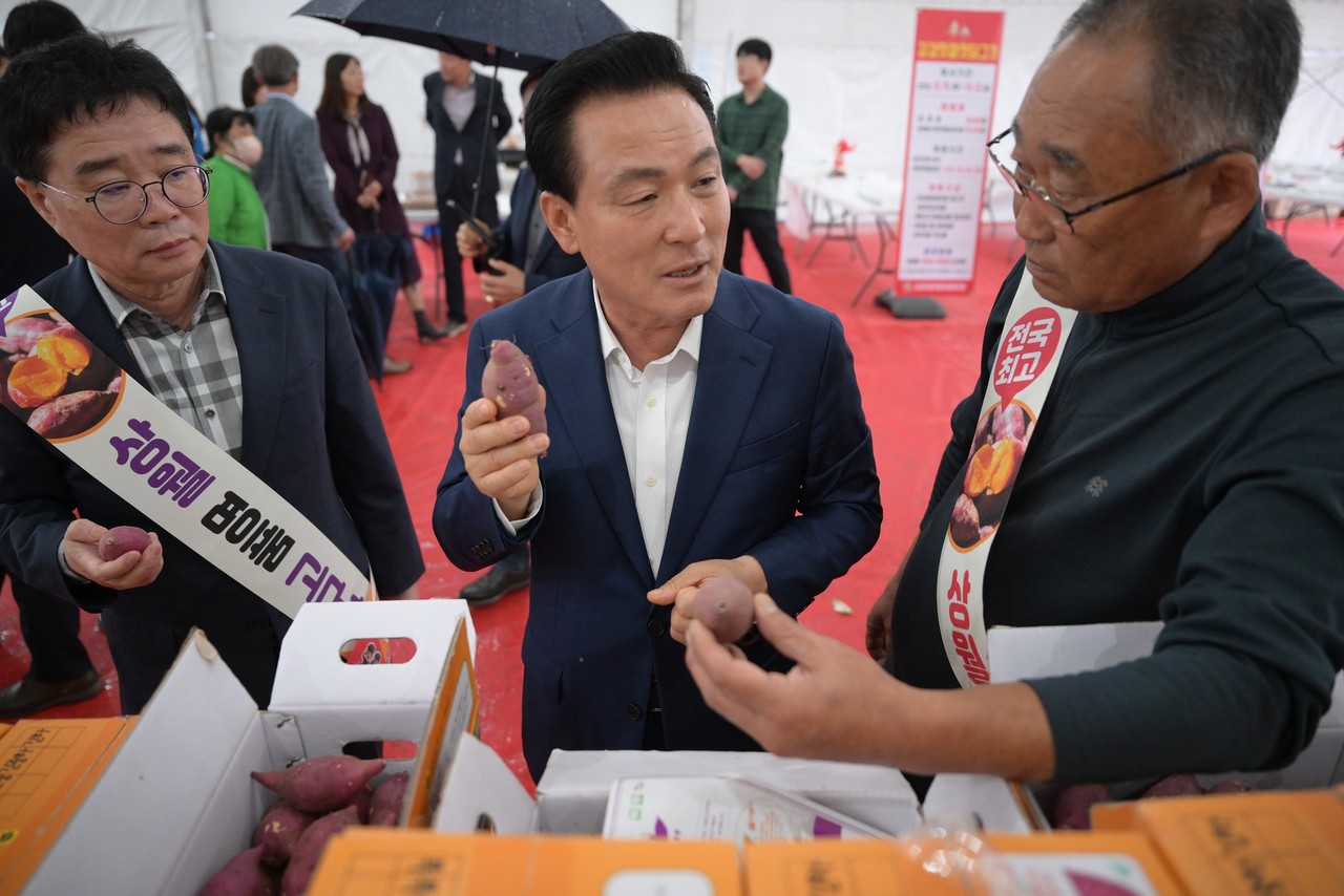 젓갈의 콤보 '상월고구마'도 한목 하고있다)논산시청)