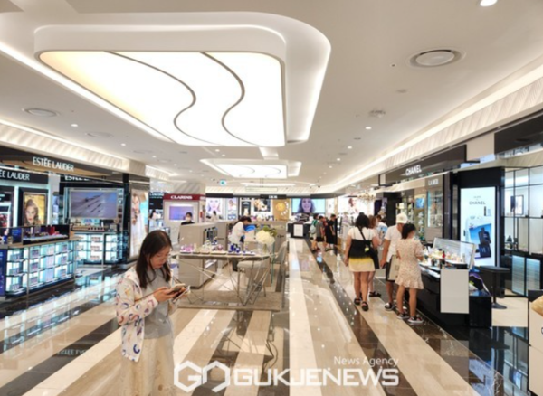 23일 제주도와 여행업계에 따르면 11월 3일 중국서부항공(180석)는 제주~중국 정저우 노선을 시작으로 주2회 전세기를 띄울 예정이다.[사진=국제뉴스 제주본부 DB]