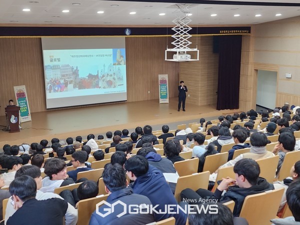 ‘Youth 캐스터에서 운영한 어른은 처음이지 청년정책설명회는 성공적이라는 평가를 끌어냈다. 청년정책설명회에 참여한 학생들을 대상으로 진행한 만족도 설문 조사결과에 따르면 91%가 프로그램에 전반적으로 만족했으며, 90%가 주변 사람들에게 추천할 의사가 있는 것으로 확인됐다.[사진=Youth 캐스터 도전팀]