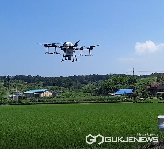 친환경 농업 드론방제 모습.(제공=증평군청)