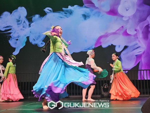 인기상을 수상한 참좋은아동센터 한국무용 부분[사진=문서현 기자]