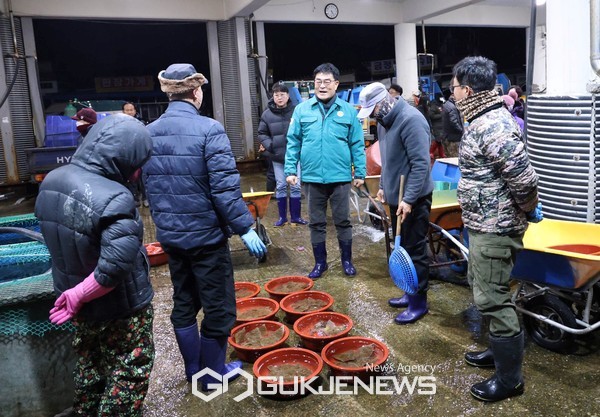 사진=6일 박상수 삼척시장 어민들 민생 현장 방문/시제공