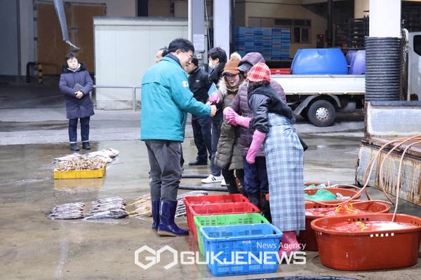 사진=6일 박상수 삼척시장 어민 민생 현장 방문/시제공