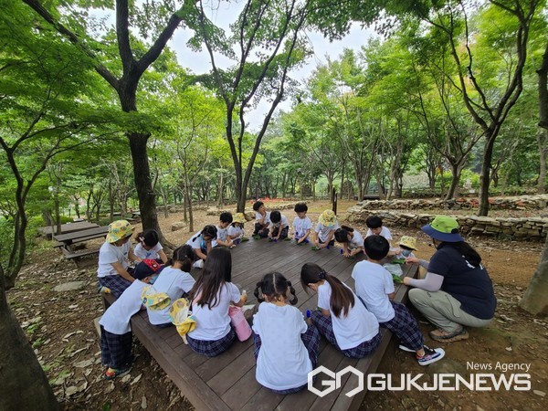 (사진제공=진주시)유아숲체험 프로그램