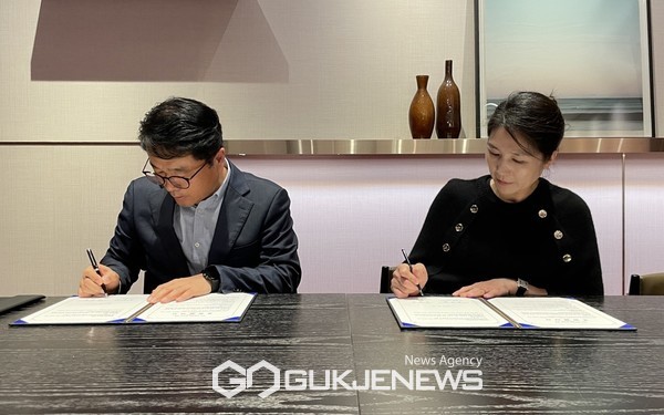 제주시티발레단(단장 김길리)과 롯데관광개발㈜(대표이사 회장 김기병)는 19일 오후 2시 제주 드림타워 복합리조트 4층 연회장에서 후원 협약식을 가졌다.[사진=제주시티발레단]