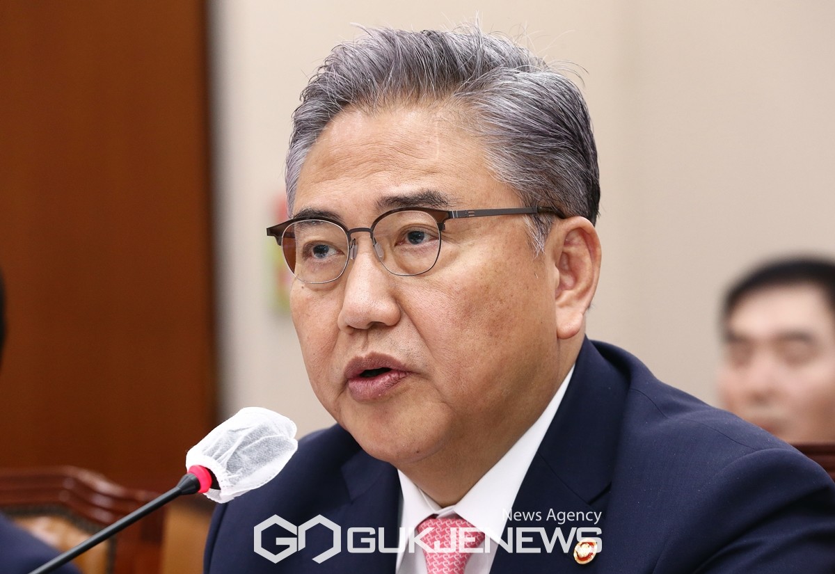 (서울=국제뉴스)박진 외교부 장관이 24일 오전 서울 여의도 국회에서 열린 외교통일위원회 전체회의에서 의원들의 질의에 답하고 있다. /사진=원명국 기자