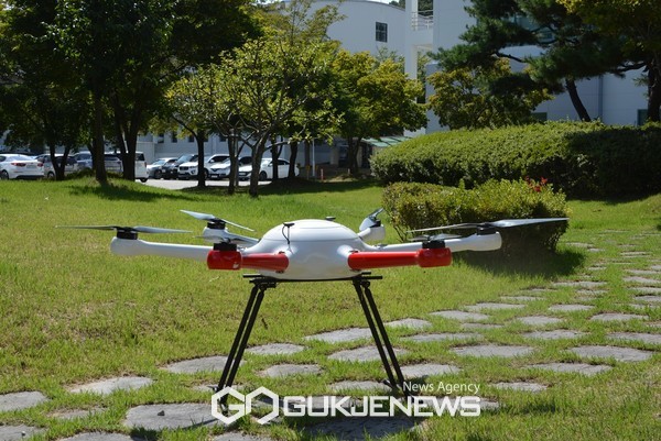 제주도가 올해는 드론을 활용해 해양쓰레기 운송을 시도한다. 뿐만 아니라 비양도,마라도, 가파도 등 부속섬 물류취약시간 드론 배송도 실시할 방침이다.[사진=제주도]