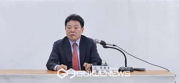 허용진 국민의힘 제주도당위원장이 28일 입장문을 내고 제주시 갑 후보가 단독 후보로 면접을 실시하였음에도 불구하고, 15일 이상 지난 현재까지도 공천 여부를 결정하지 않고 있어서 유권자들의 혼란만 가중시키고 있다"고 지적했다.