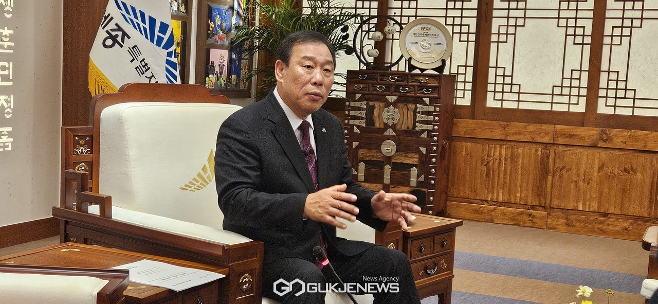 (사)세종신문방송언론회협회와 최민호 세종특별자치시장이 인터뷰 하고 있다 (국제뉴스)