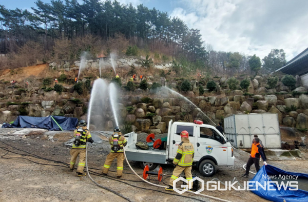 (사진제공=사천소방서)봄철 산불대응 ‘합동 산불진압훈련’ 현장