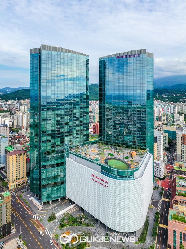 제주 드림타워 복합리조트가 지난 1분기에만 1,000억원에 가까운 역대 최고 매출을 기록하면서,1분기에만 960억원의 매출 달성에 성공했다고 공시했다.[사진=롯데관광개발]