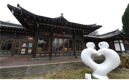 시민애집 야외전시