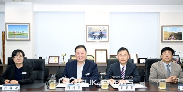 (사진 제공=파주시) 지난 12일 열린 협약식에는 김경일 시장, 김영진 LH파주사업본부장 등이 참석했다.