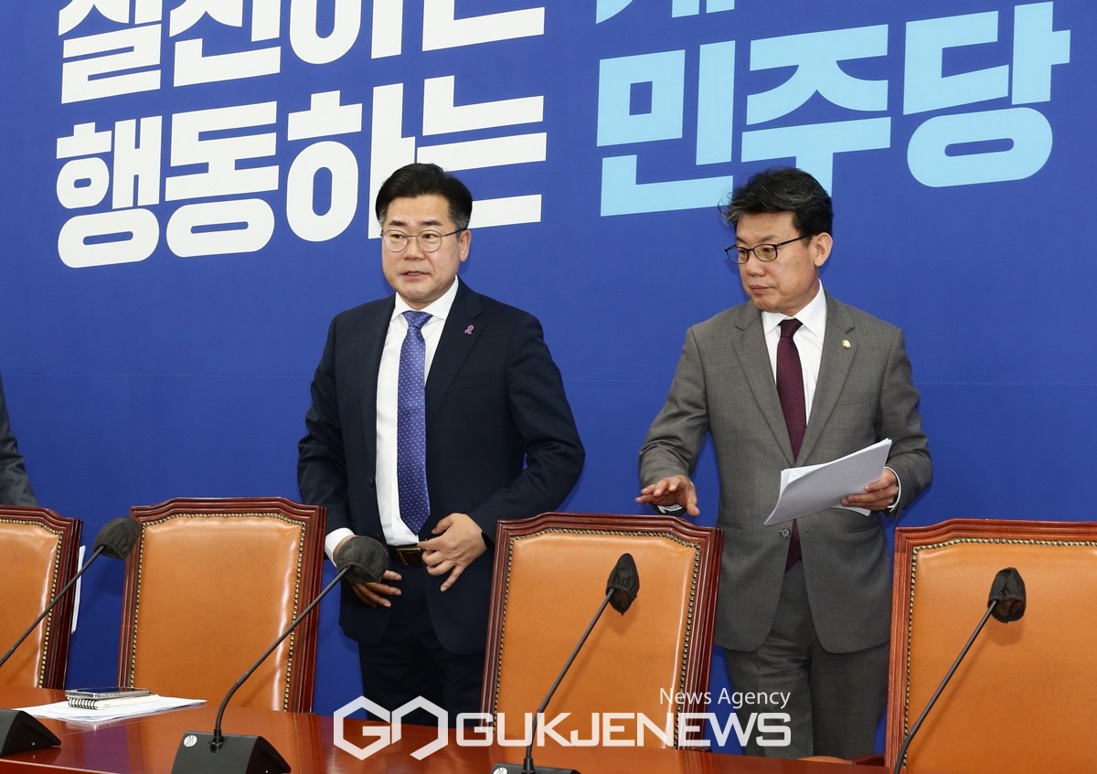 정책조정회의 참석하는 박찬대·진성준