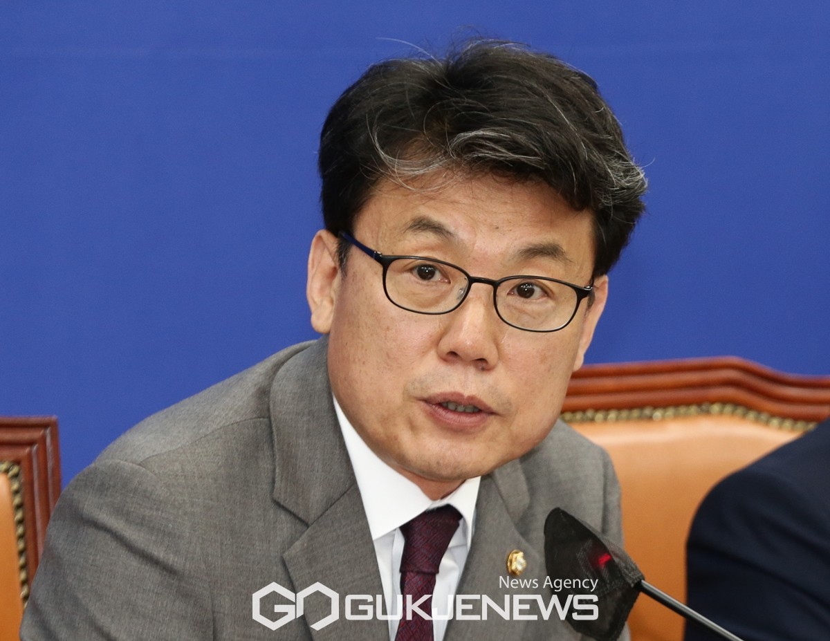 발언하는 진성준 정책위의장