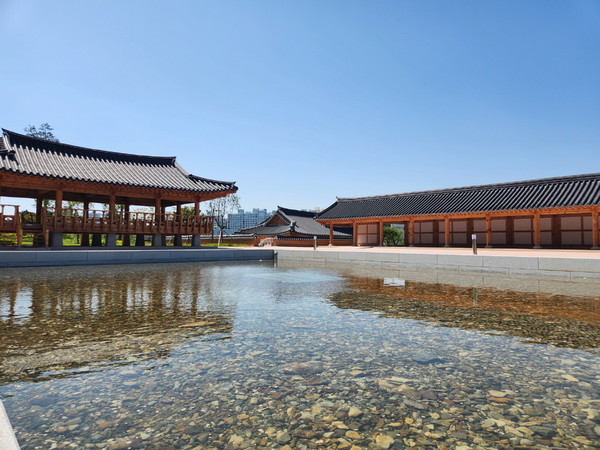 익산 도심 한가운데 도시 숲…마동공원, 신호탄=마동공원 내 연지원(사진=익산시 제공)