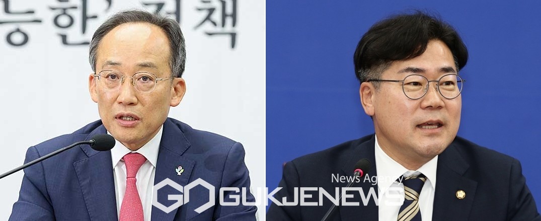 ▲추경호 국민의힘 원내대표와 박찬대 더불어민주당 원내대표는 4일 오전 9.19남북 군사합의 효력 정지 조치와 관련해 입장을 밝히고 있다./사진이용우·원명국 기자