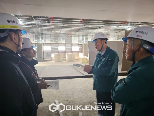 ▶박병덕 동두천시장, 행복드림센터 건설현장 방문.<사진제공= 동두천시> 