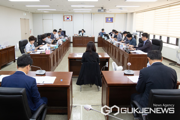 ▲ 군산시의회 행정복지위원회(위원장 송미숙)/ 사진=군산시의회 제공 