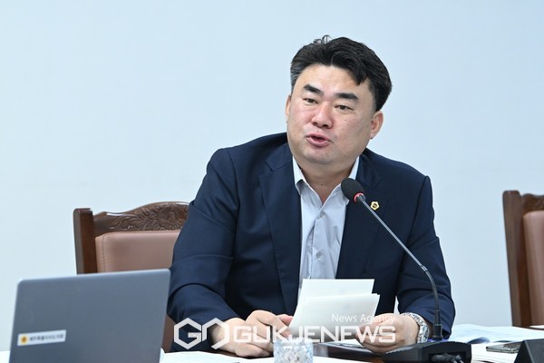 강충룡 의원(국민의힘, 송산·효돈·영천동)은 "선거용이 아니냐는 오해를 불식시킬 수 있는 청문회 등 다양한 방법을 제시해야 한다"고 말했다.[사진=제주도의회]