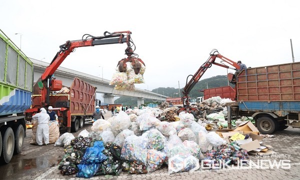 지난 17일 진행된 숨은자원 찾기 행사 모습. (사진 = 태안군 제공)