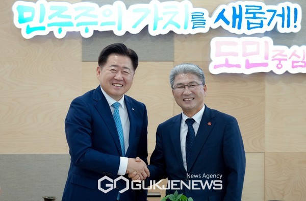 제주도와 제주도의회는 지난 19일 제주형 기초자치단체 설치 공동대응을 위한 상호 협력 방안을 논의했다.[사진=제주도]