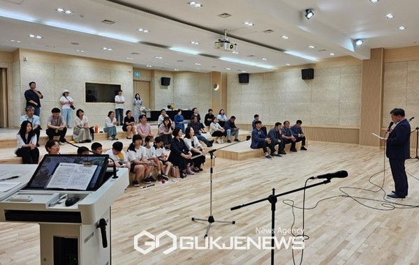 서귀포시는 지난해 말부터 올해 2월까지 수요조사를 통해 감귤박물관 1층 영상실 유휴공간(229.39㎡)을 문화공유공간 조성 대상지로 선정하고, 문화도시추진위원회 자문 등을 거쳐 약 1억 8천여 만원을 들여 공간을 새롭게 단장했다.[사진=서귀포시청]