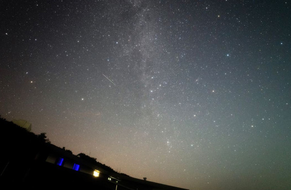 (사진=한국천문연구원) 지난 8일 한국천문연구원 보현산천문대에서 촬영한 페르세우스자리 유성우(촬영자 한국천문연구원 책임연구원 전영범).