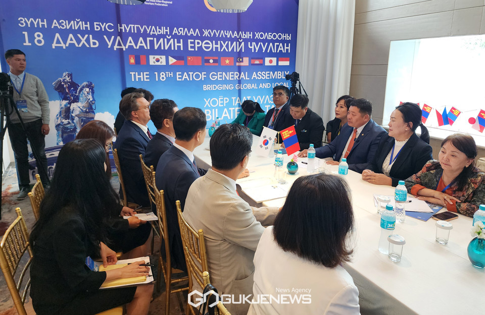 강원도-튜브도 양자회담. 사진/유지현 기자