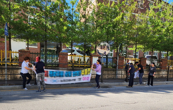 익산시, 초등학교 주변 불법광고물 정비…안전한 환경 조성(사진=익산시 제공)