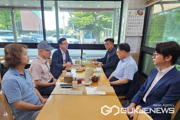 충북의사회와 간담회 모습.(제공=민주당 충북도당)