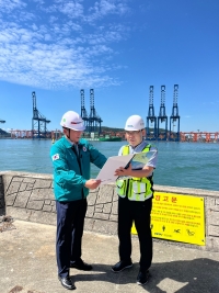 가을철 태풍 내습 대비 부산항 신항 항만시설물 안전점검 모습/제공=BPA