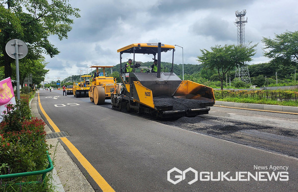 (사진제공=진주시)도로 재포장공사