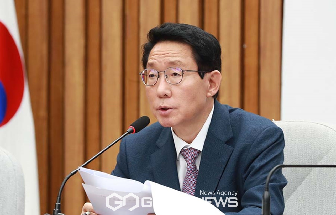 ▲김상훈 국민의힘 정책위의장은 27일 국회에서 열린 원내대책회의에 참석해 더불어민주당의 금투세 전면 폐지 결단을 촉구하고 있다./사진=이용우 기자