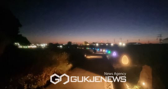 2일 충남 서산시의 대표축제인 서산해미읍성축제에서 야심차게 추진한 몽유송원 길이 한적하다(서산/백승일 기자)