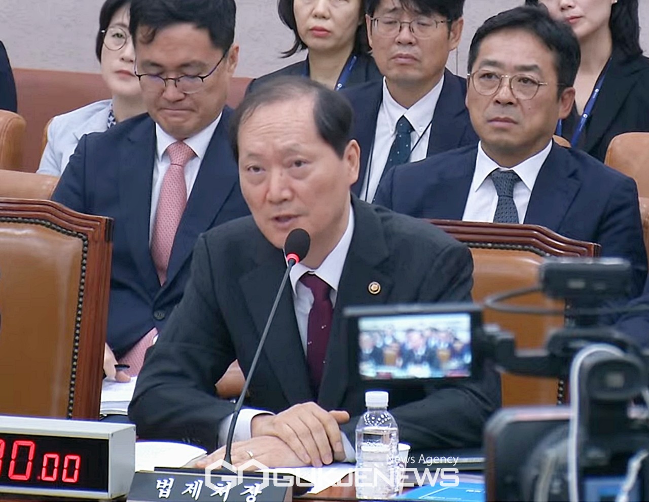 ▲이완규 법제처장은 14일 오전 국회 법제사법위원회 국정감사에서 여야 의원들의 질의에 답변하고 있다./사진=원명국 기자