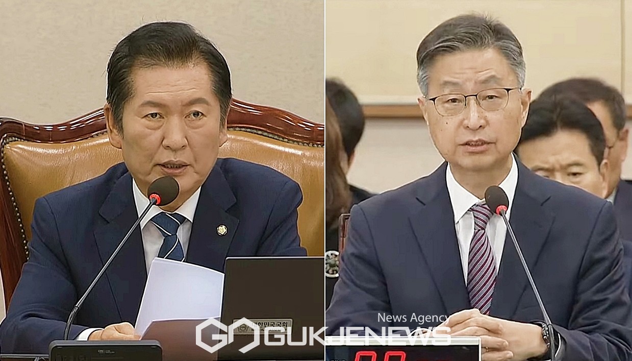 ▲정청래 국회 법제사법위원장은 15일 오전 감사원 감사에서 최재해 감사원장에게 대통령실 관저 공사 수의계약 관련 논란, 감사위원회 회의록 자료 제출을 강하게 요구하고 있다./사진=이용우 기자