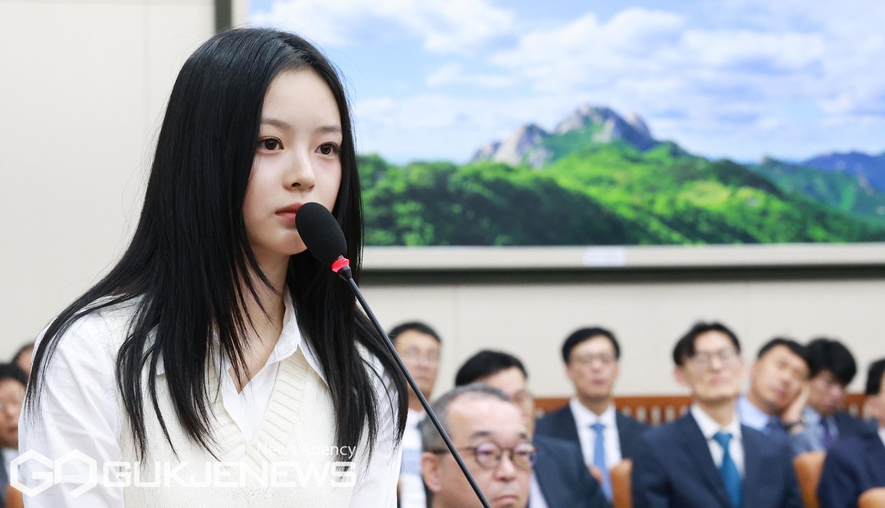 ▲그룹 '뉴진스' 멤버 하니가 15일 서울 여의도 국회에서 열린 환경노동위원회의 국정감사에 참고인으로 출석해 의원 질의에 답하고 있다./사진=이용우기자