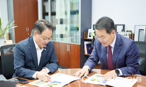 권익현 부안군수는 6일 국회를 방문하여 부안 현안사업과 정부예산안에 미반영된 사업에 대한 예산반영 협조/ 사진= 부안군청