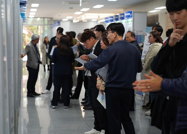 원광대 RIS사업단, 농생명산업 미래와 청년 일자리 축제 개최=성과발표(사진=원광대학교 제공)