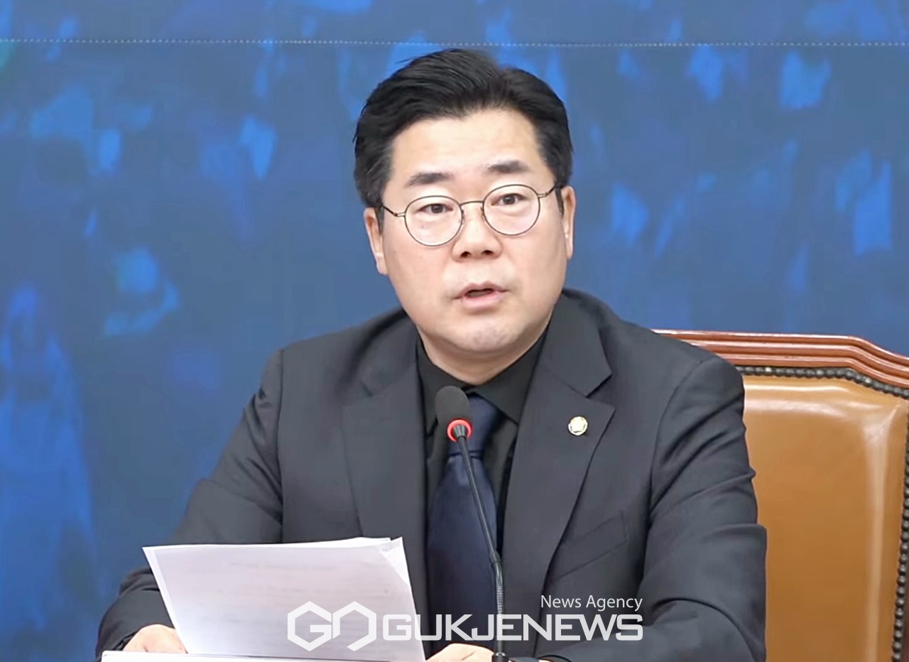 ▲박찬대 더불어민주당 원내대표는 13일 오전 국회에서 열린 최고위원회의에 참석해 국민의힘은 오늘 당장 특검법 내놓으라고 요구하고 있다./사진=원명국 기자