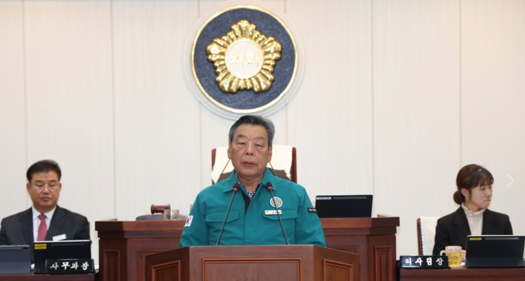 25일 가세로 충남 태안군수가 태안군의회에서 포부를 밝히고 있다(사진/태안군)