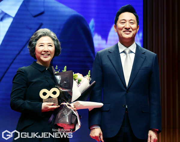 문화예술 명예시장 고두심(배우)과 오세훈 서울시장 (사진/이용우 기자)